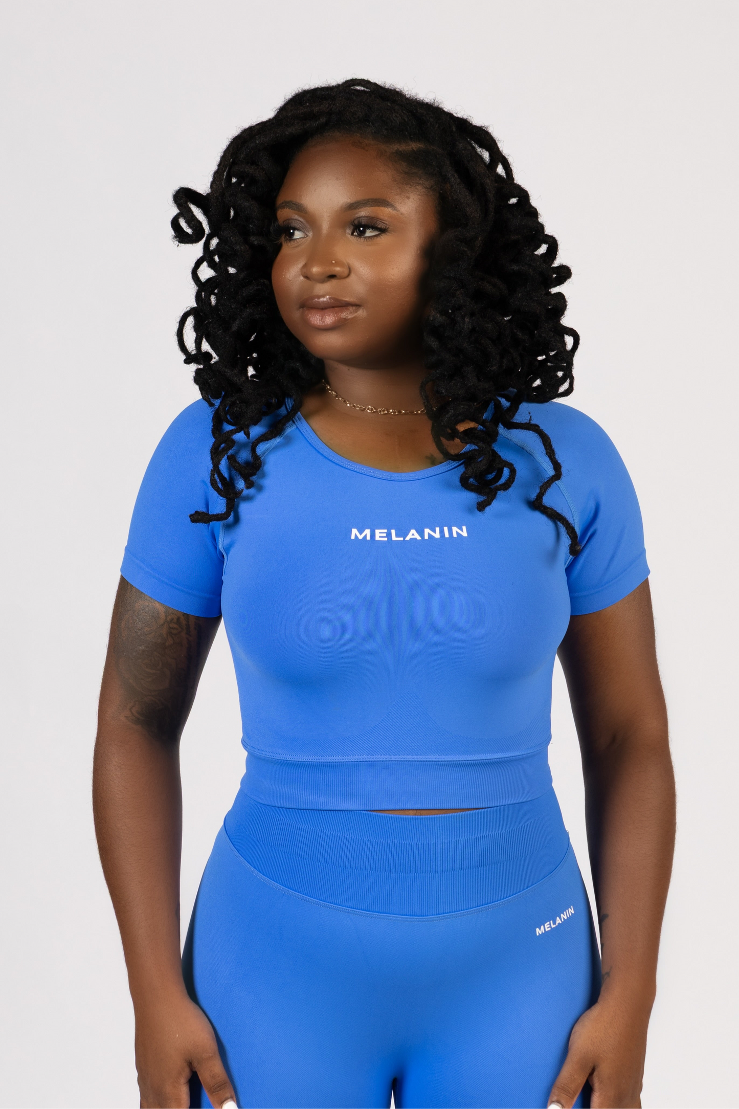 BLUE SEAMLESS CROP TOP SHIRT