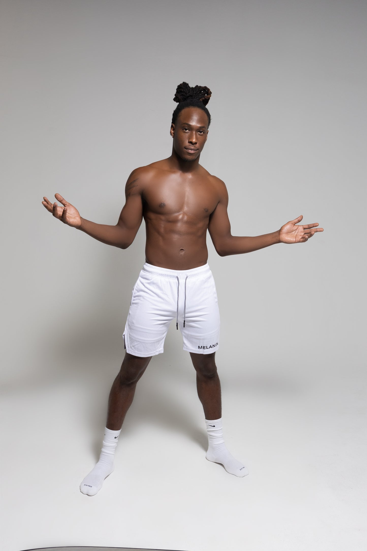 WHITE SLIM FIT SHORTS