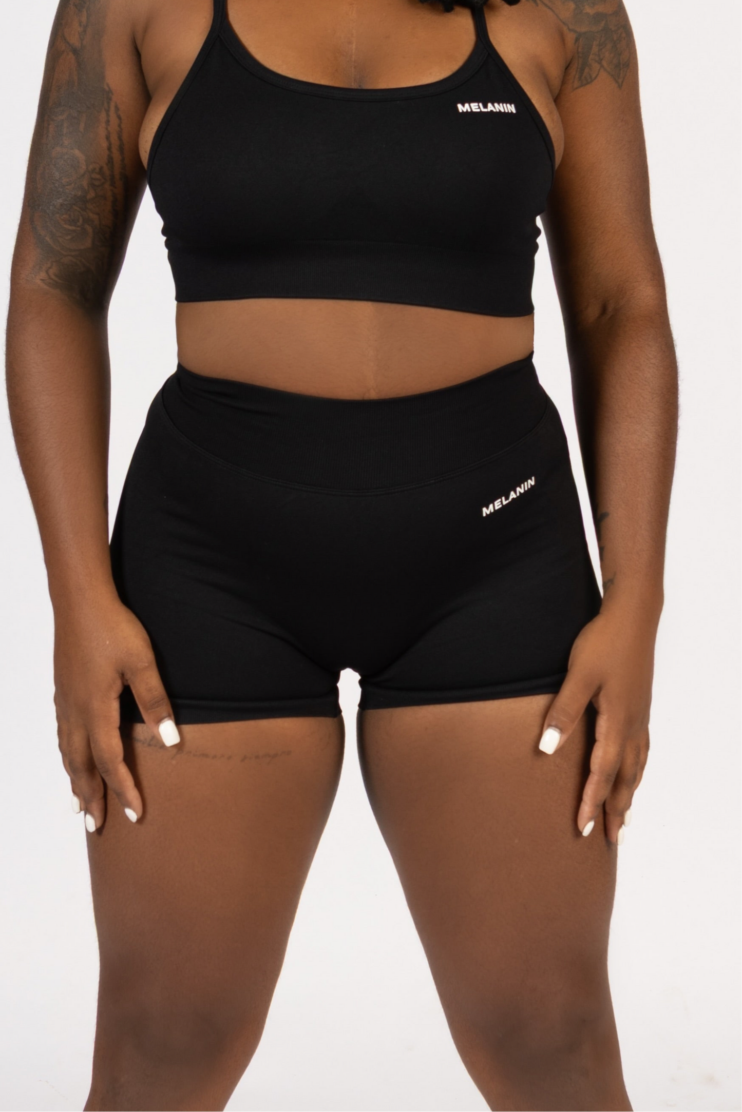 SEAMLESS SHORTS